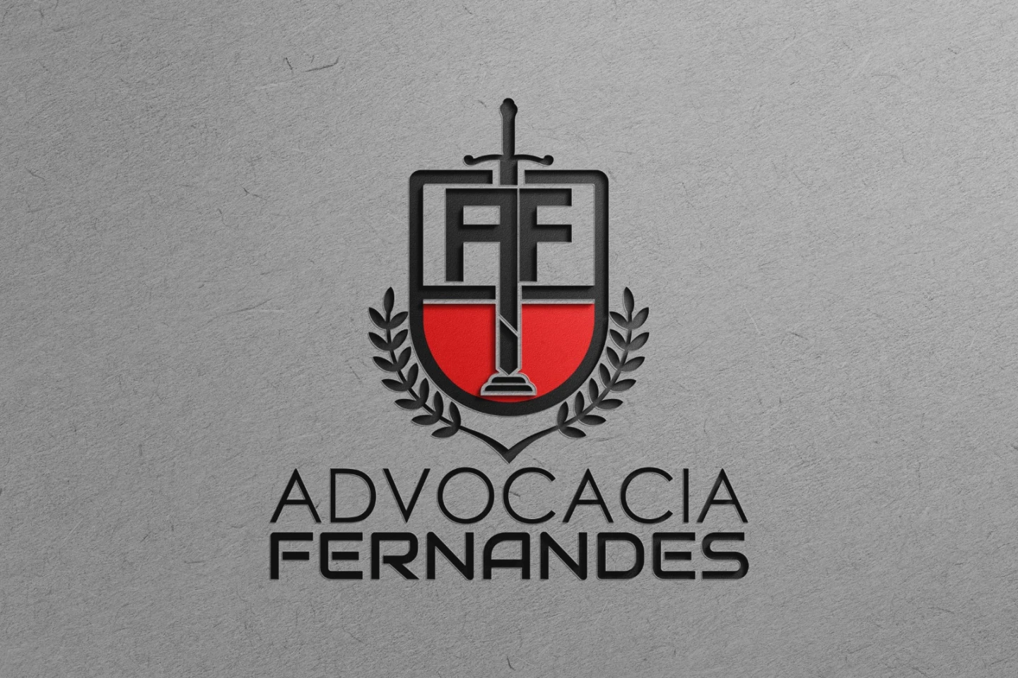 Logotipo moderno criado para Advocacia Fernandes com símbolo de escudo, espada e iniciais AF em fundo cinza texturizado.