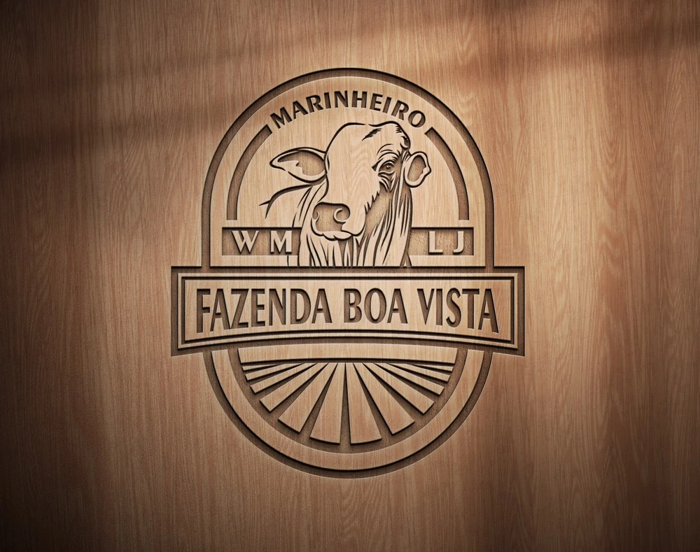 Logotipo da Fazenda Boa Vista com ilustração de gado Nelore entalhado em madeira.