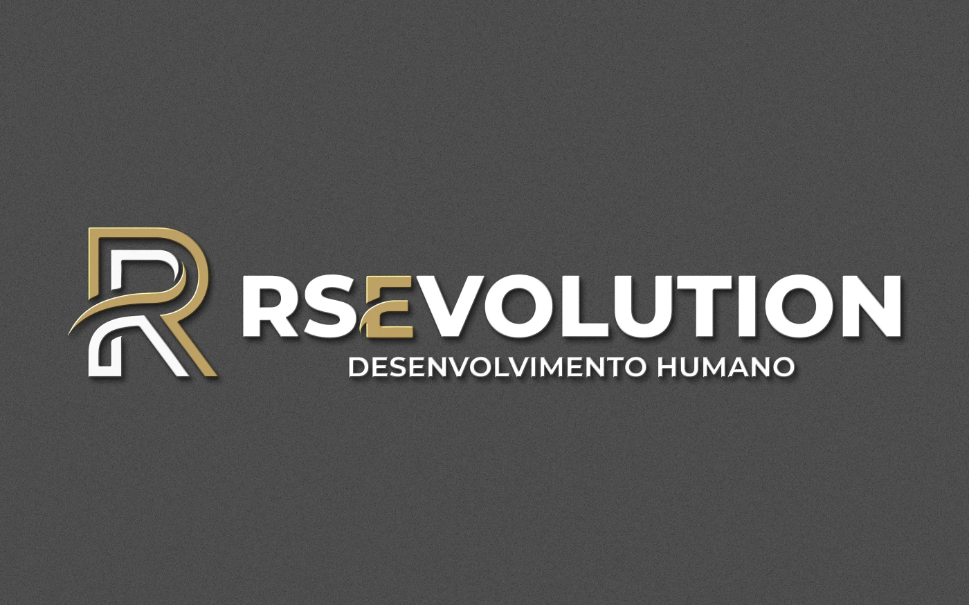 Logotipo da RSEVOLUTION Consultoria em tons de dourado e branco sobre fundo cinza escuro, representando design estratégico e autoridade.