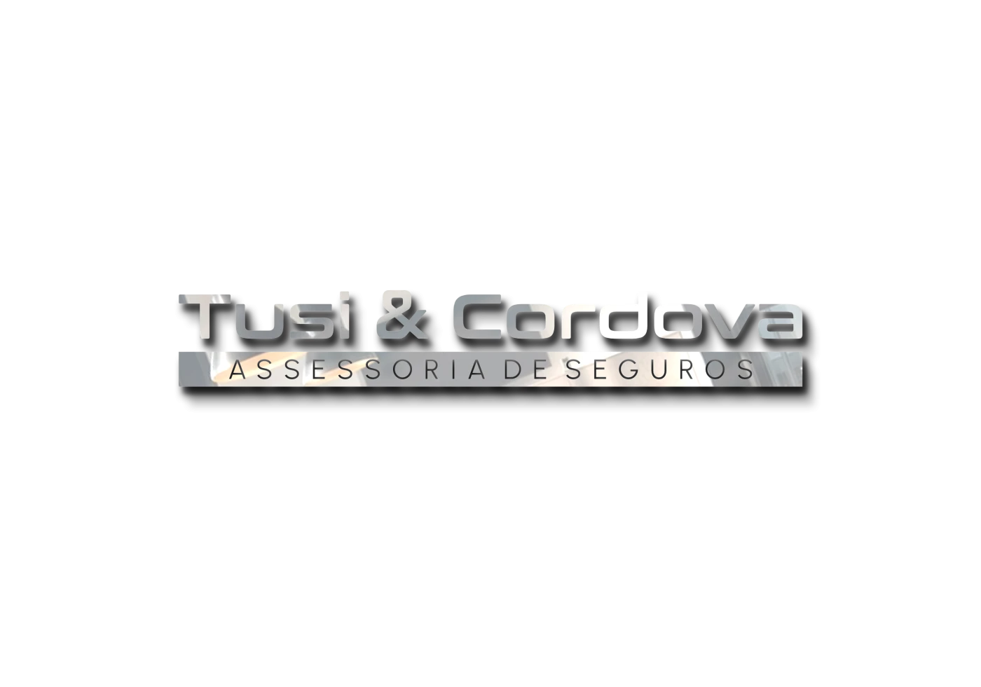 Logotipo moderno com efeito metálico da Tusi & Cordova Assessoria de Seguros em fundo preto.
