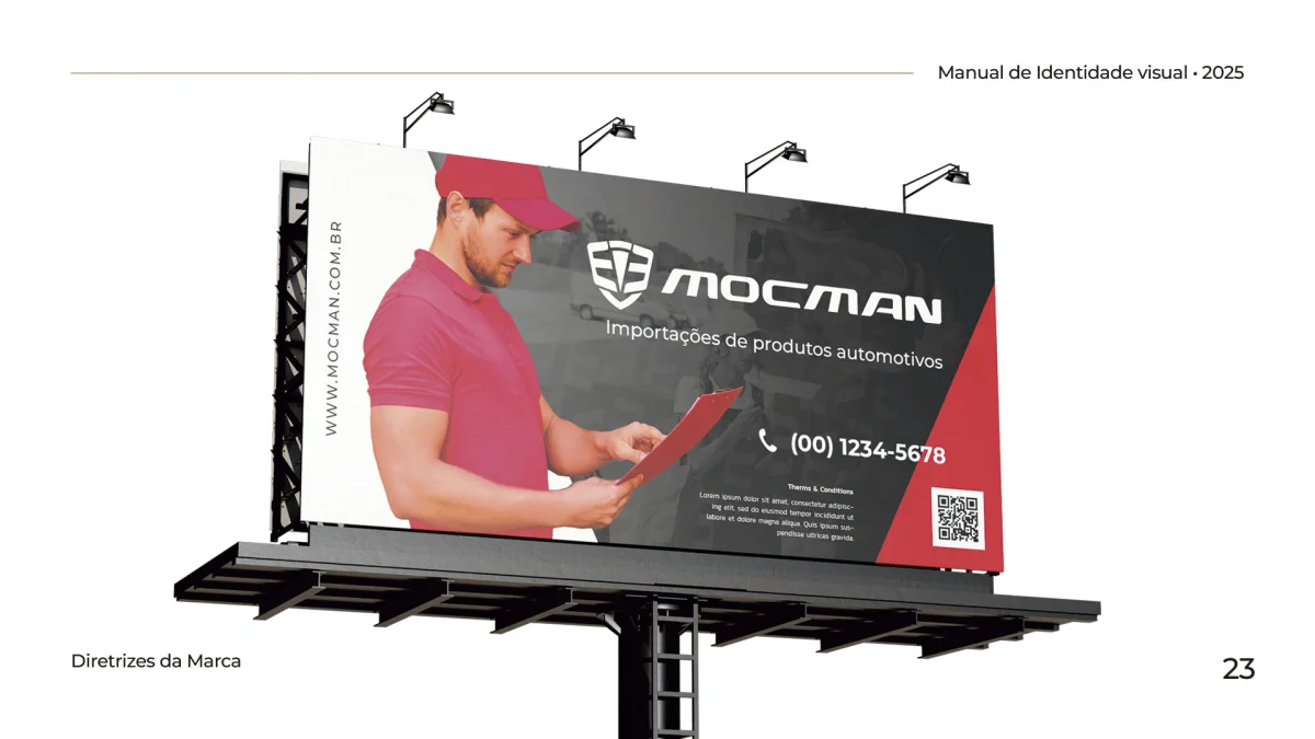 Simulação fotorrealista do logotipo e identidade visual MOCMAN aplicados em cartões de visita e papel timbrado corporativo.