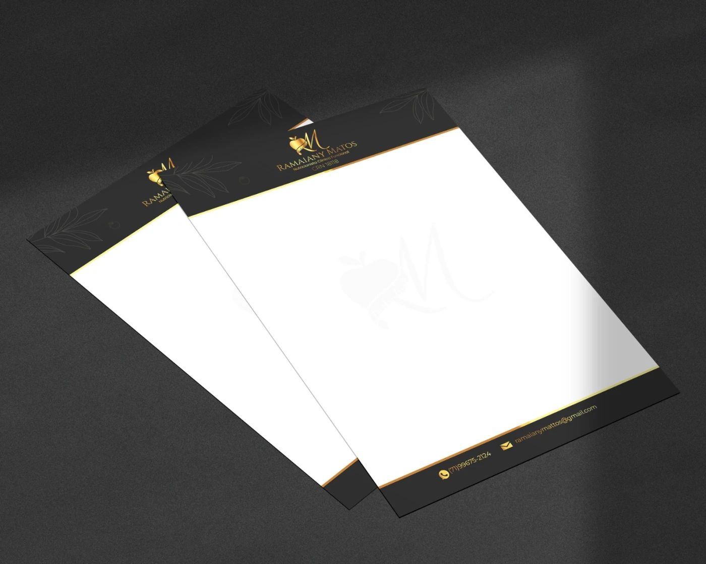 Mockup de papel timbrado para nutricionista com acabamento em dourado e preto.